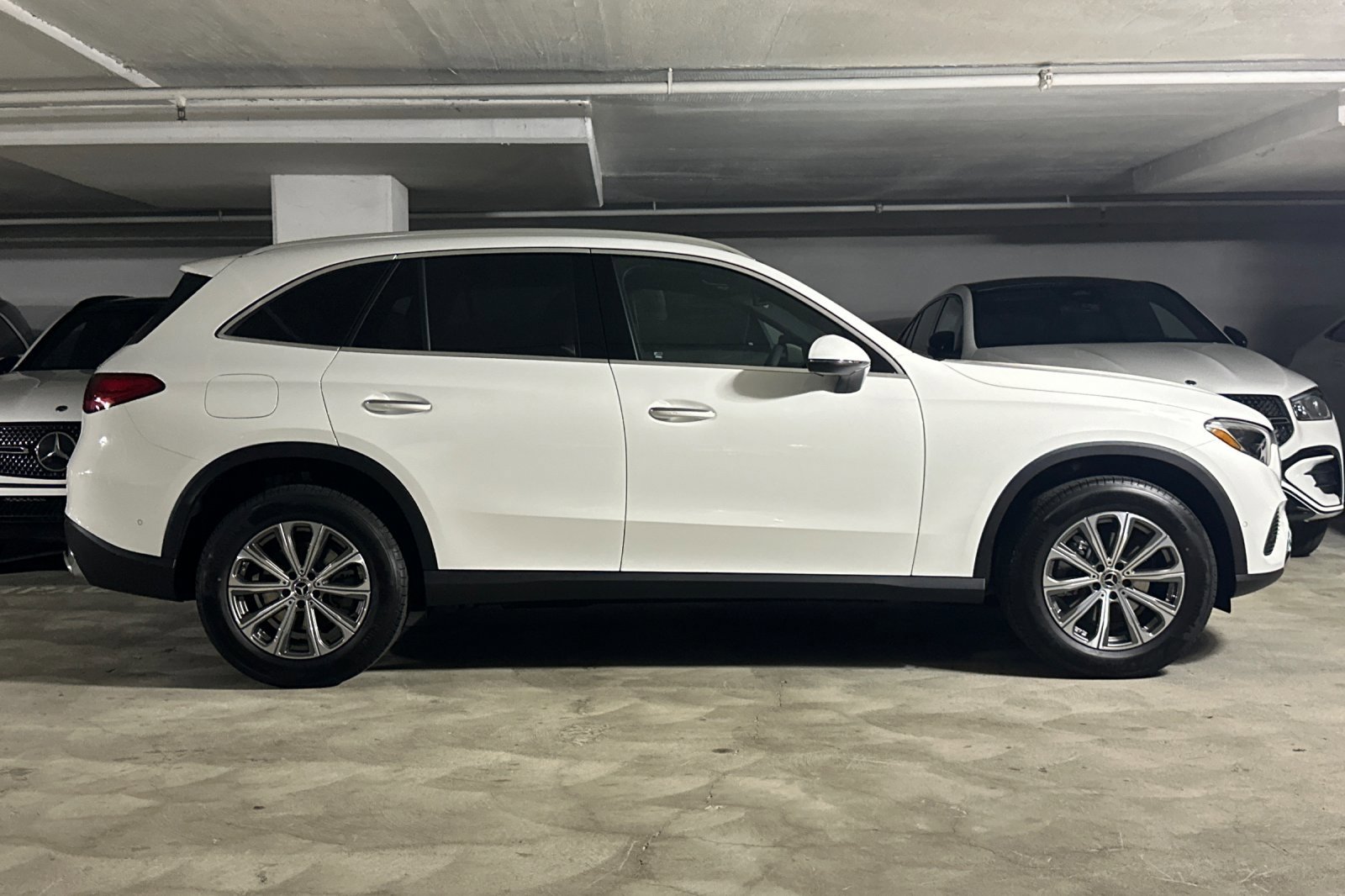 2026 Mercedes Benz GLC 300 4MATIC photo 2