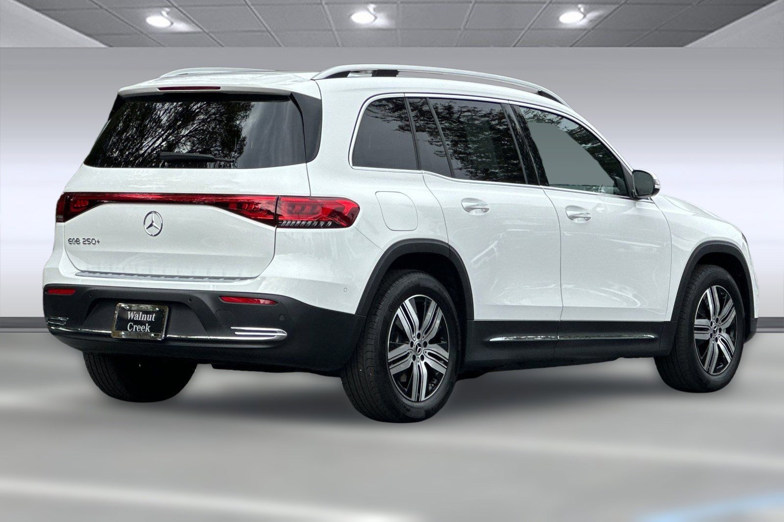 2023 Mercedes Benz EQB photo 3