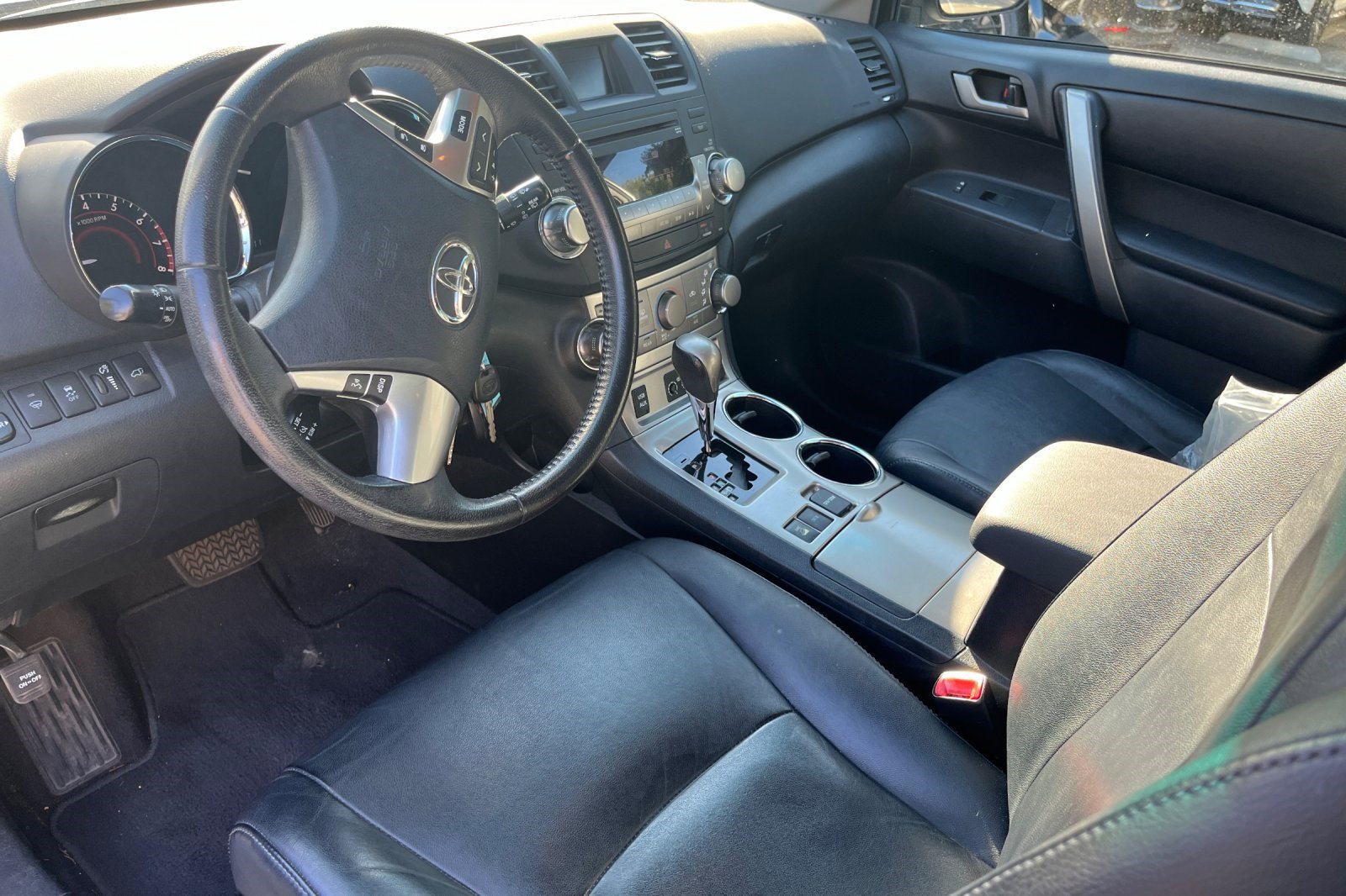 2012 Toyota Highlander Base Hybrid photo 3