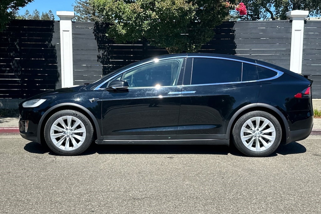 Used 2018 Tesla Model X 75D AWD SUV