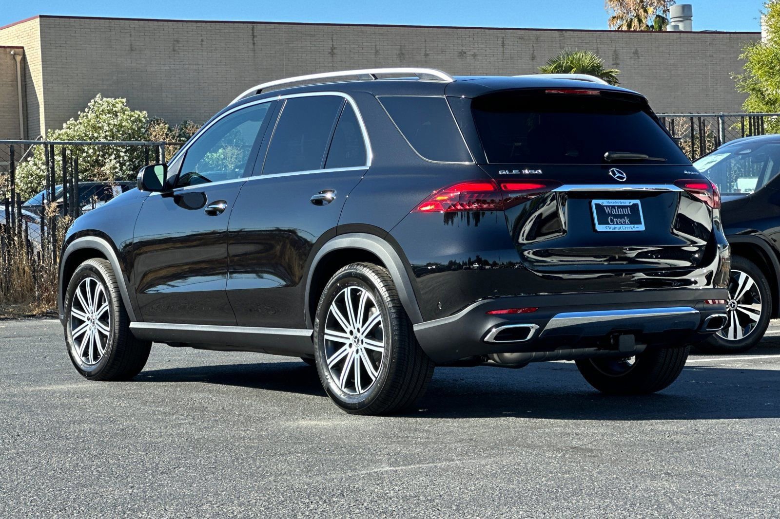 2026 Mercedes Benz GLE 350 4MATIC photo 3