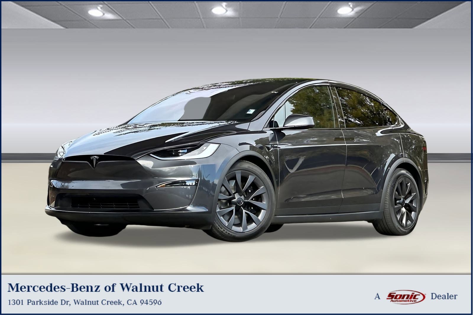 2024 Tesla Model X Long Range's photo