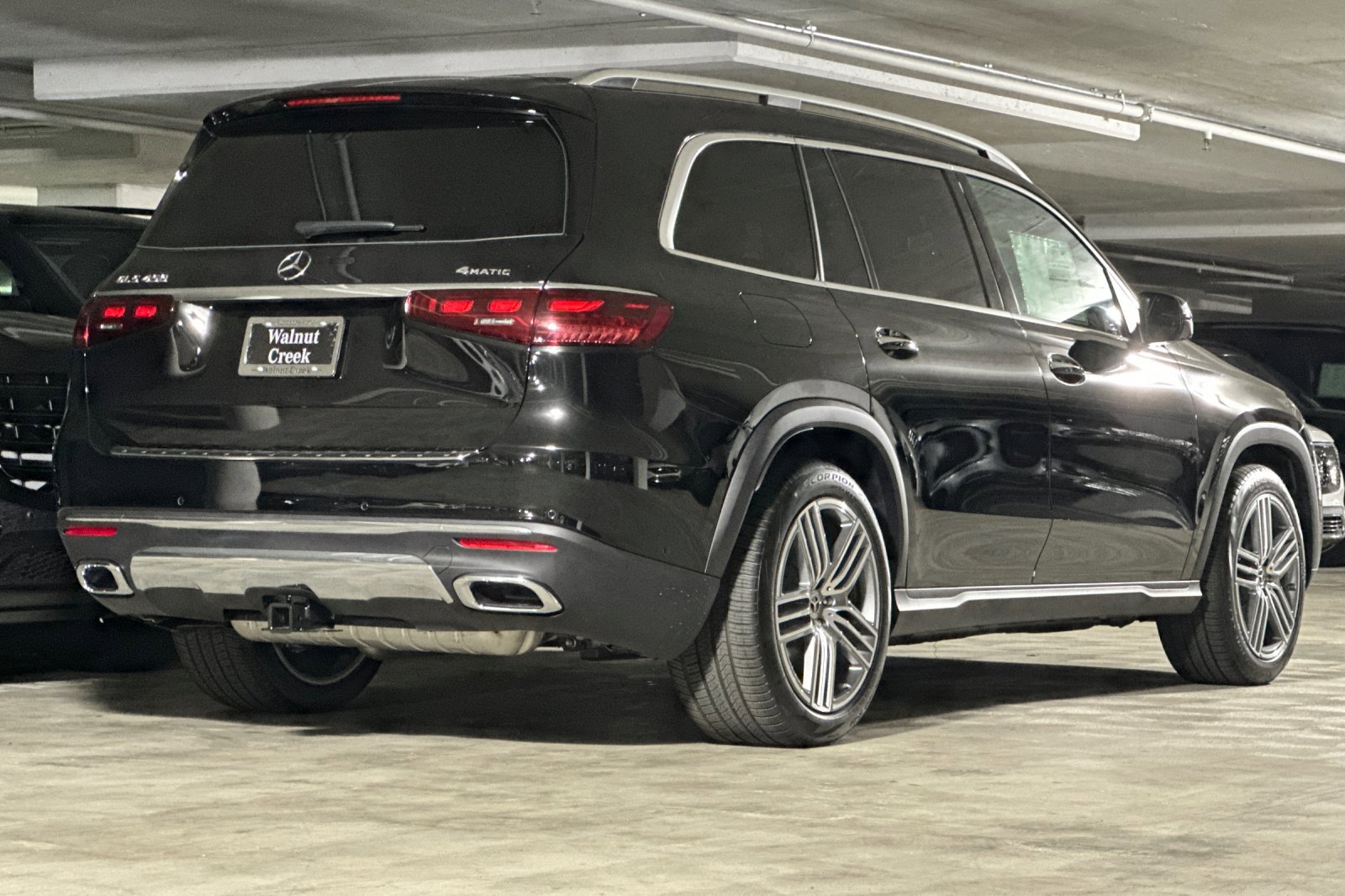 2025 Mercedes Benz GLS 450 4MATIC photo 3