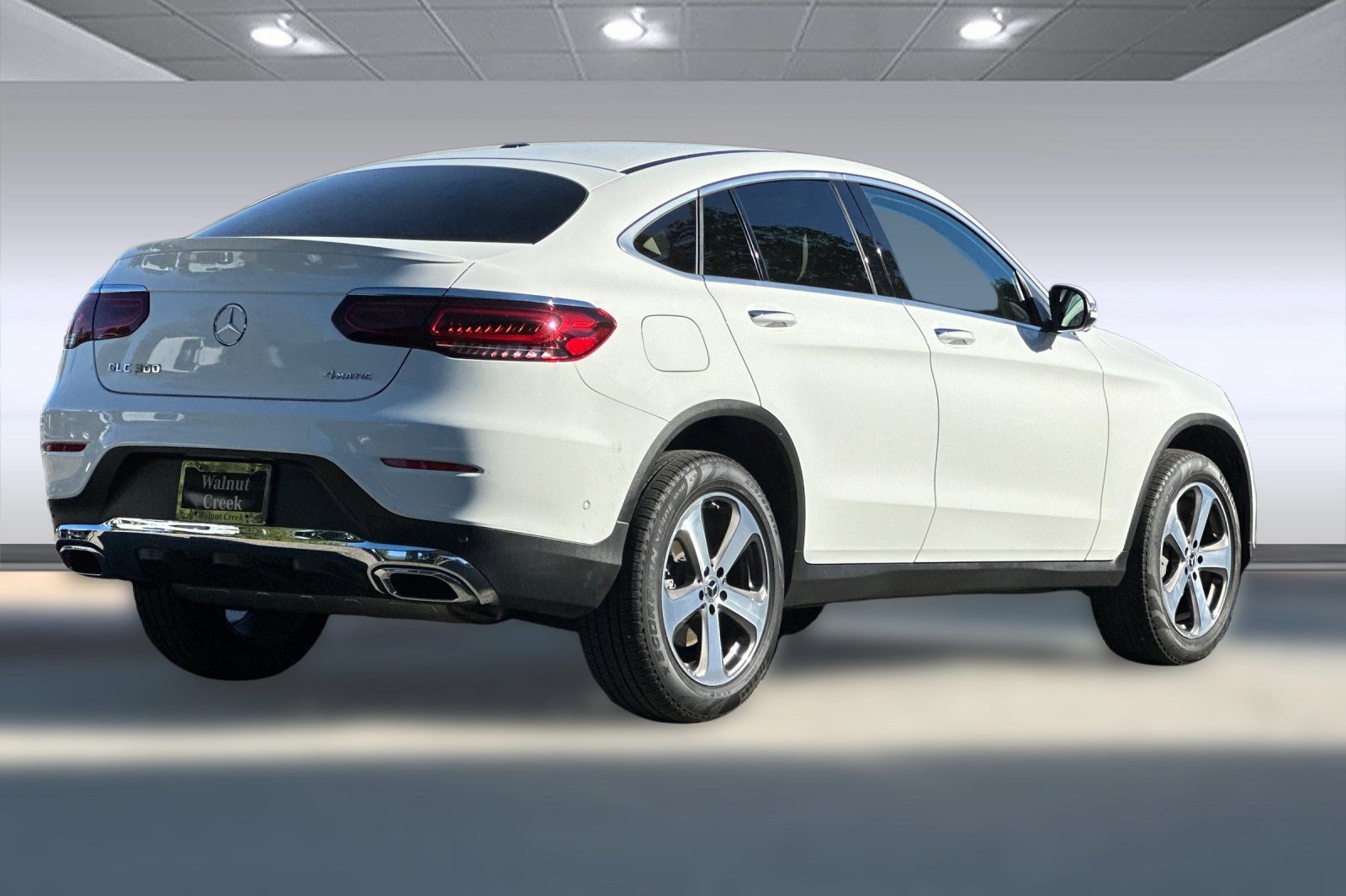 2022 Mercedes Benz GLC 300 4MATIC Coupe photo 2