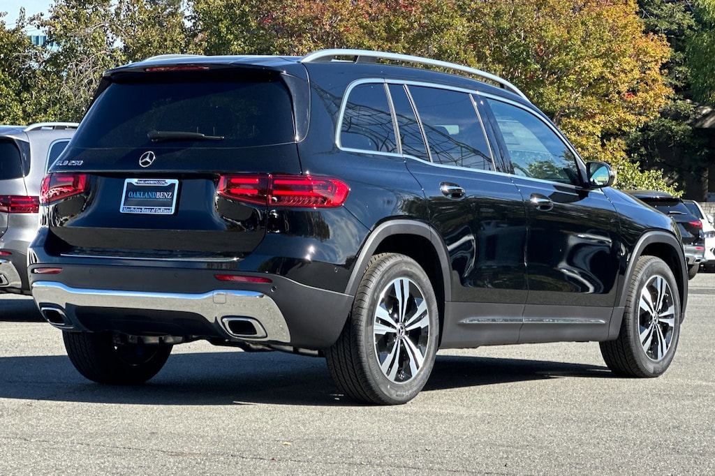 New 2025 Mercedes-Benz GLB 250 SUV