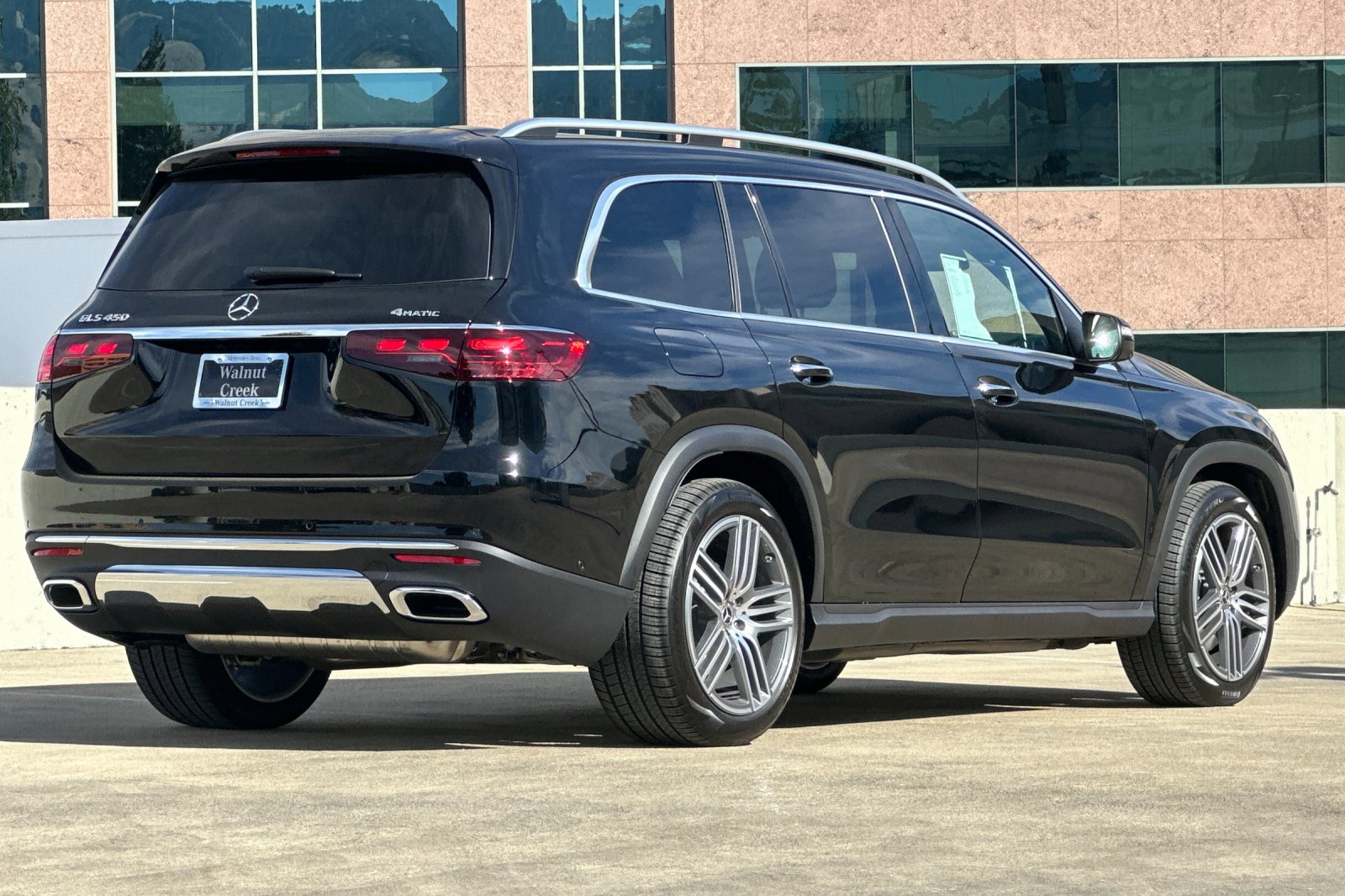 2025 Mercedes Benz GLS 450 photo 3