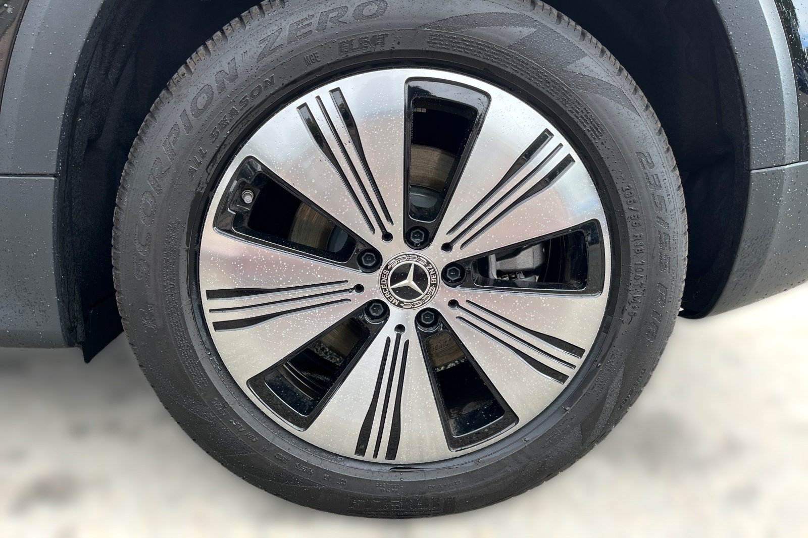 EQB 250+ SUV SUV