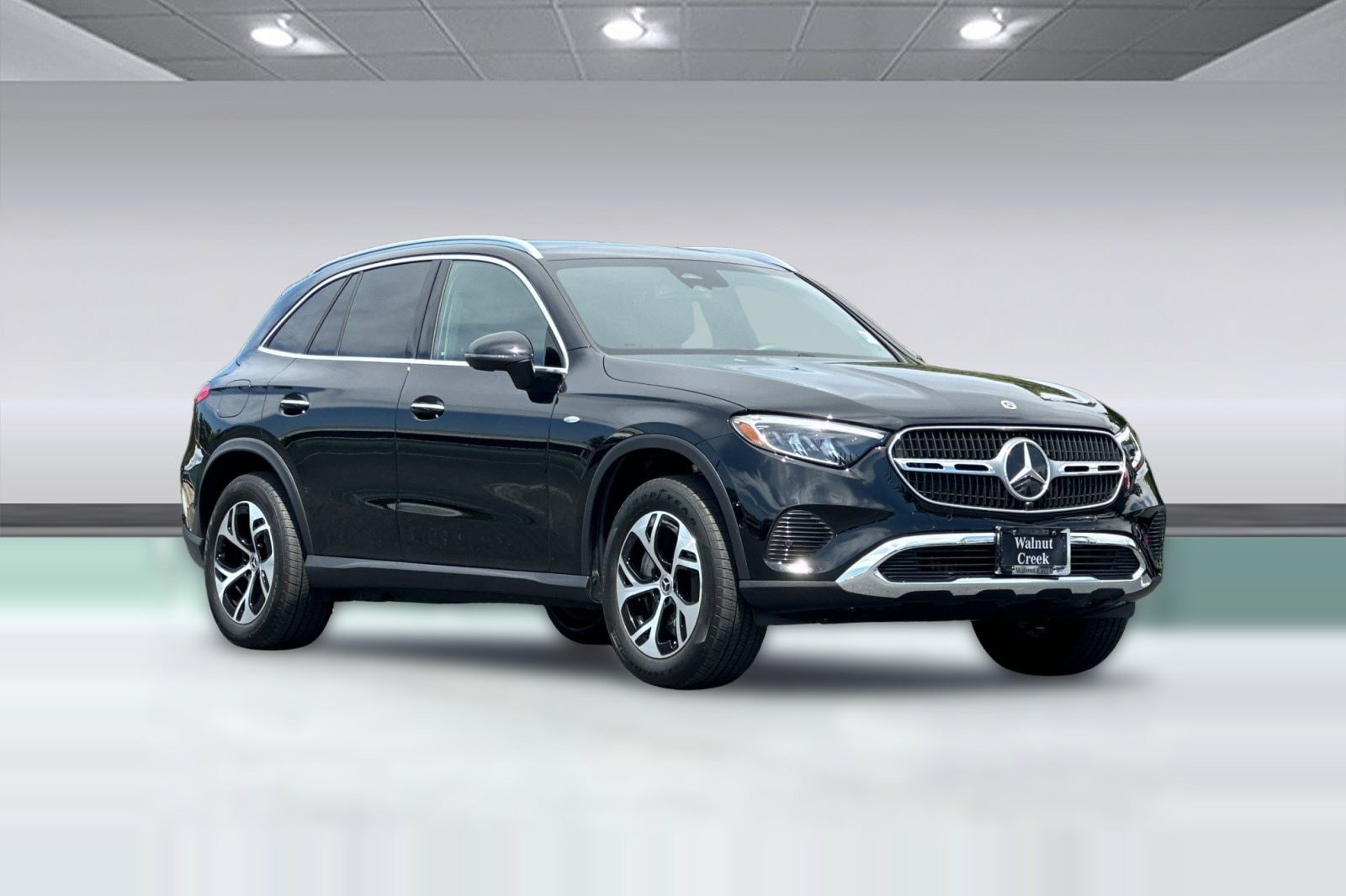 2025 Mercedes-Benz GLC 350e 4MATIC SUV photo 6
