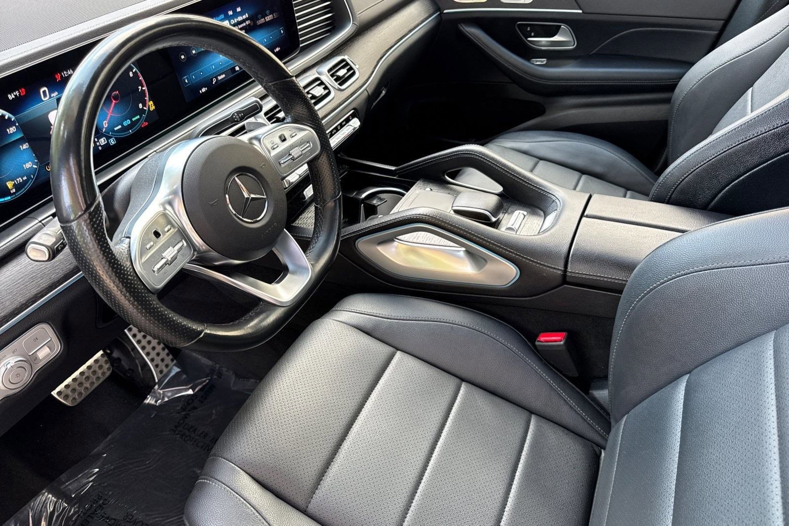 2023 Mercedes Benz GLS 450 4MATIC photo 3