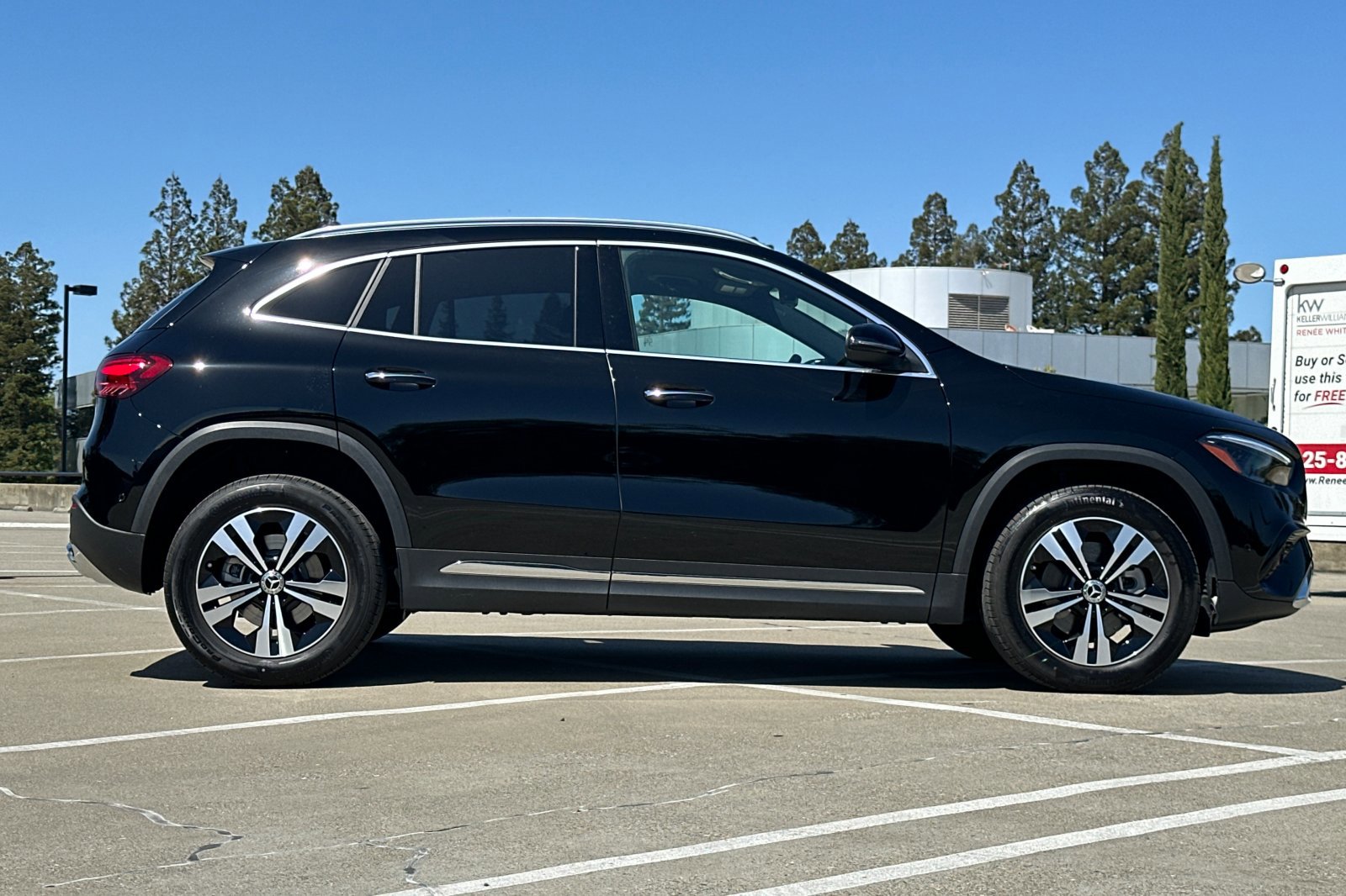 2025 Mercedes Benz GLA 250 photo 2