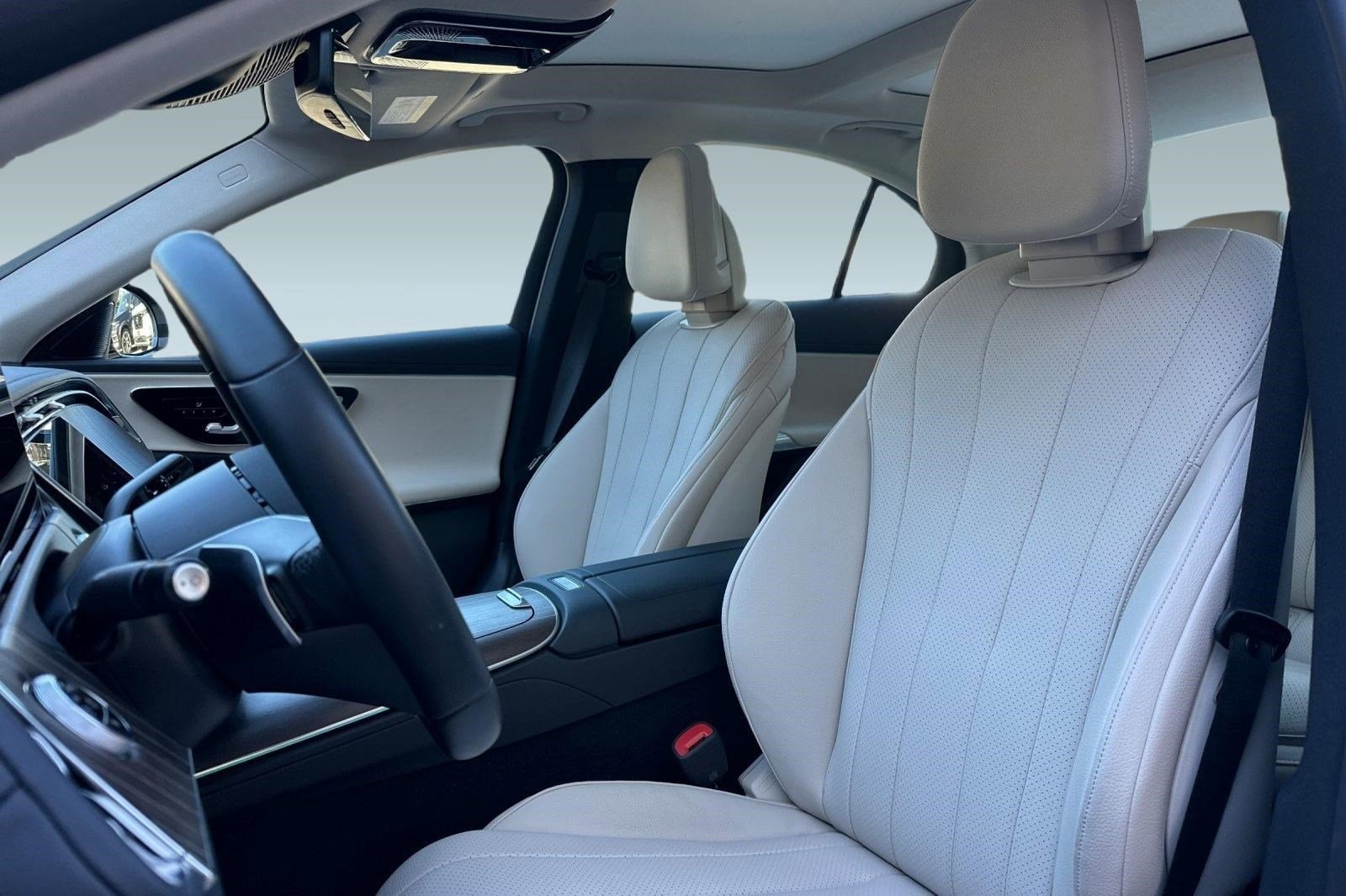 2025 Mercedes-Benz E-Class Coupe photo 4