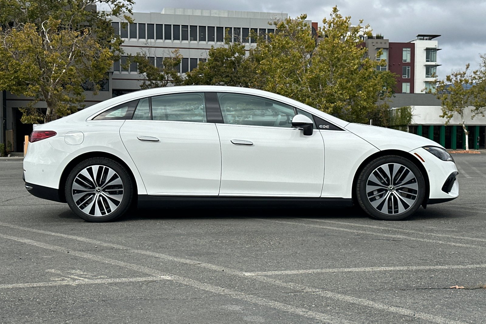 2026 Mercedes Benz EQE Sedan photo 2