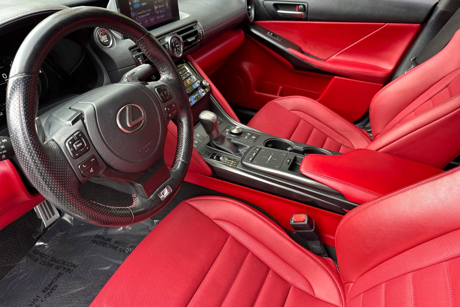 2023 Lexus IS 350 F SPORT photo 4