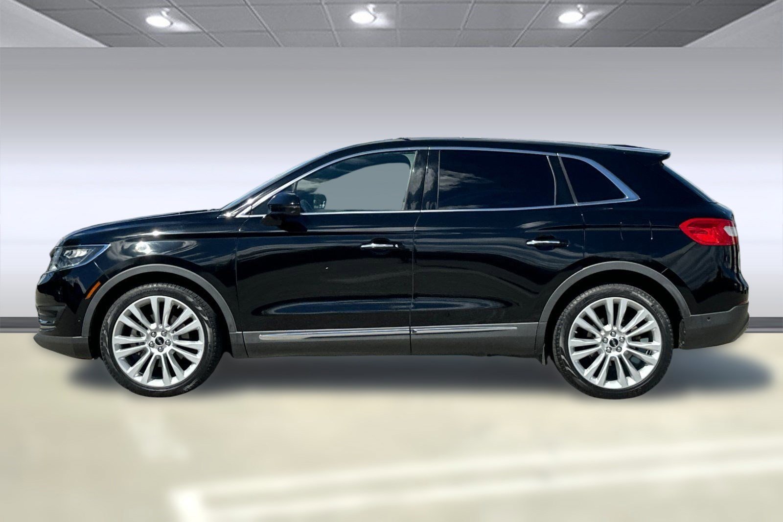2016 Lincoln MKX Reserve photo 2