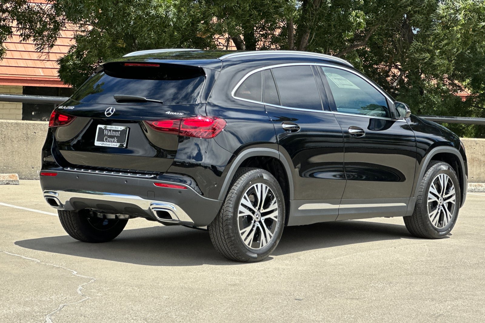 2025 Mercedes Benz GLA 250 4MATIC photo 2