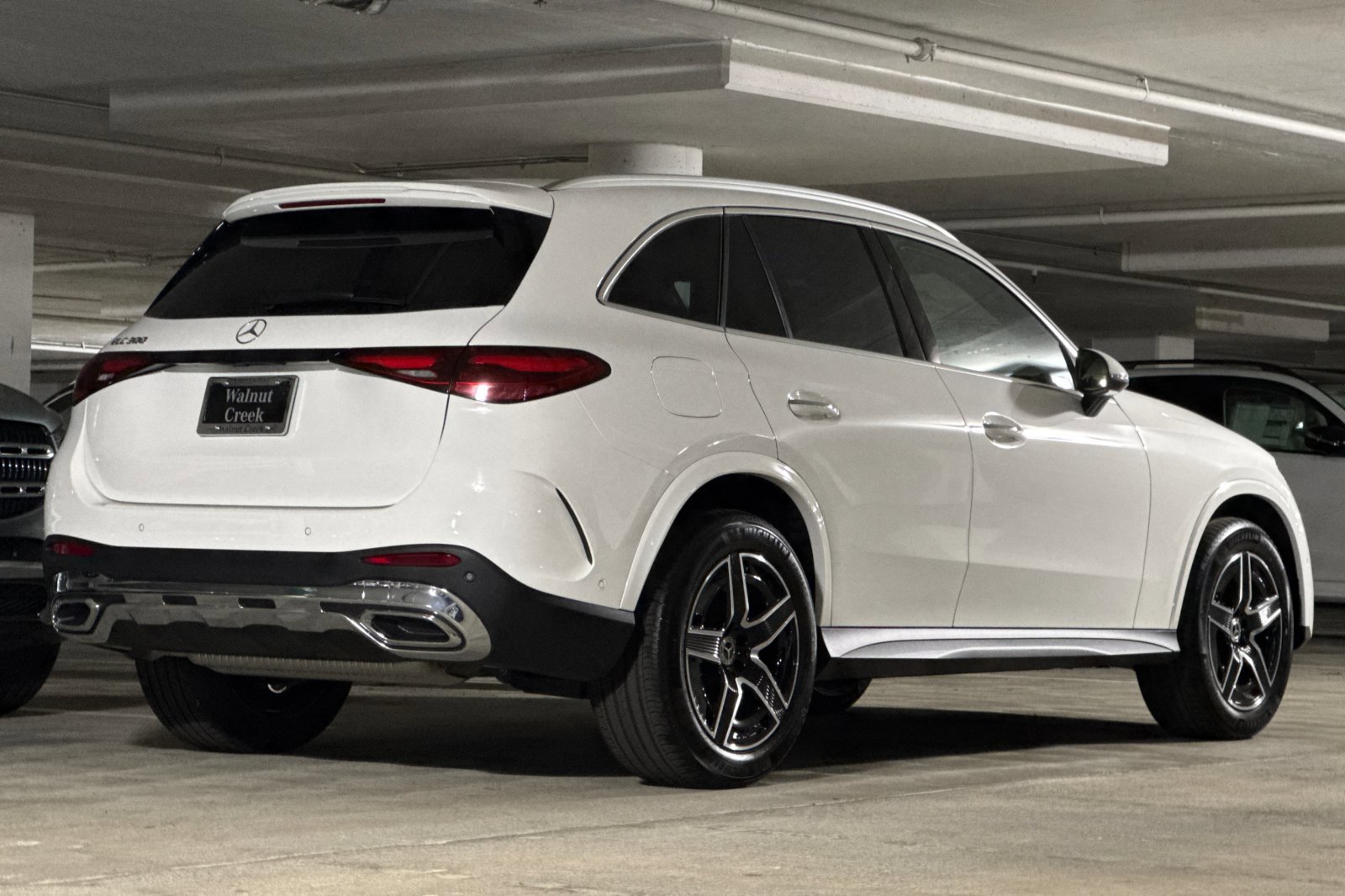 2025 Mercedes Benz GLC 300 photo 3