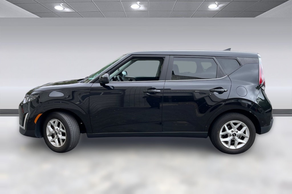 Used 2023 Kia Soul LX IVT Hatchback