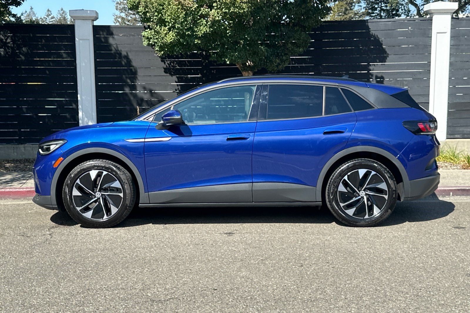 Used 2022 Volkswagen ID.4 PRO S with VIN WVGTMPE29NP072250 for sale in Walnut Creek, CA
