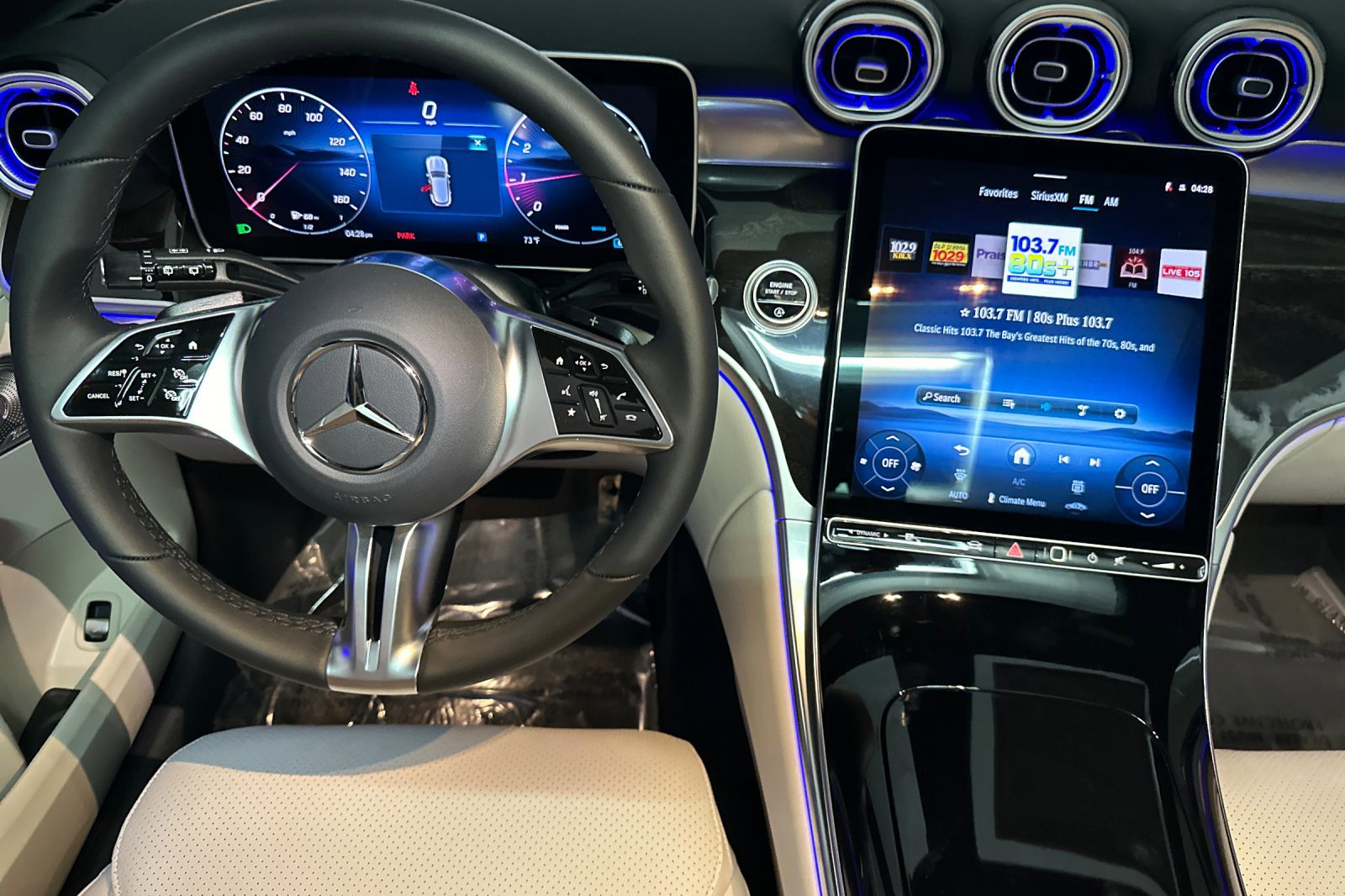 2026 Mercedes Benz GLC 300 photo 4