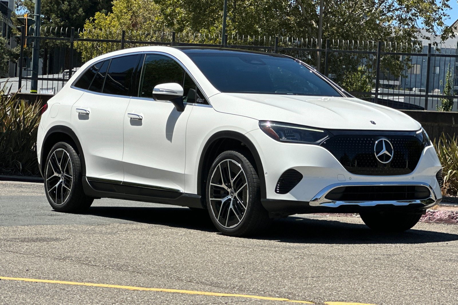 2026 Mercedes-Benz EQE SUV Base - Photo 6