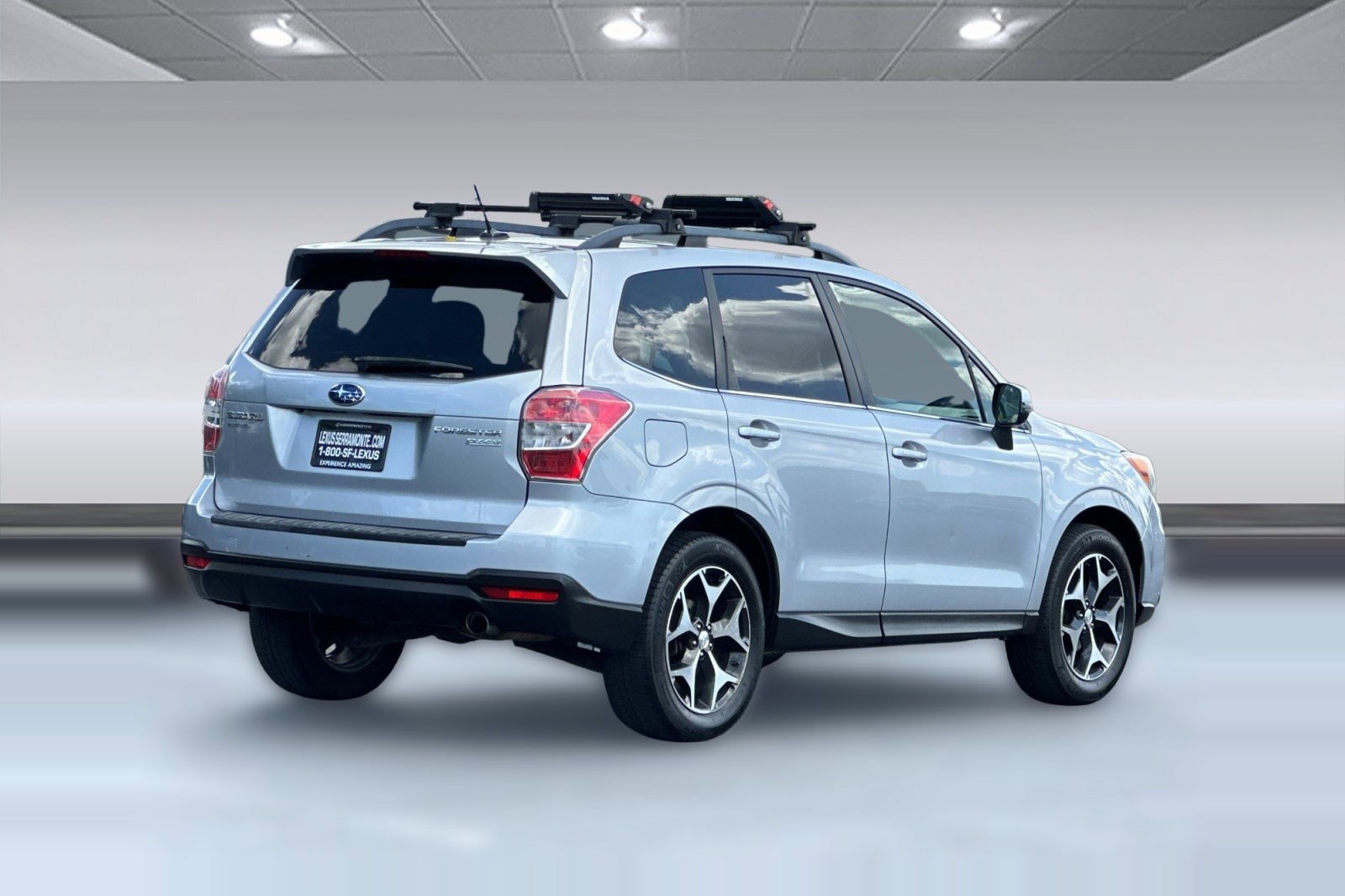 2014 Subaru Forester 4dr Auto 2.5i Touring PZEV photo 3