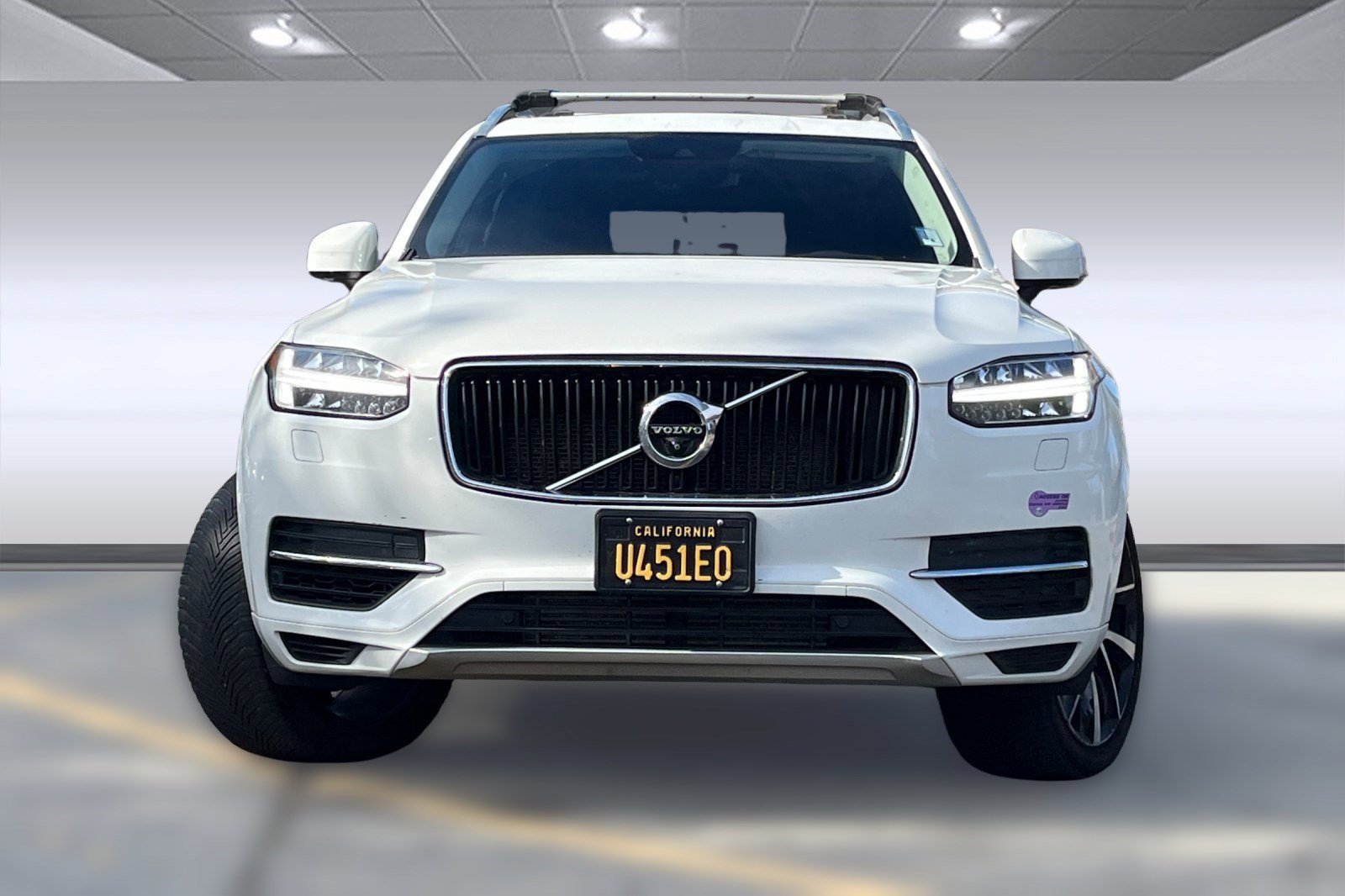 2019 Volvo XC90 T8 Momentum photo 4