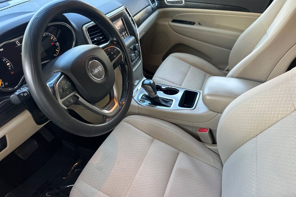 Used 2021 Jeep Grand Cherokee Laredo E 4x2 SUV