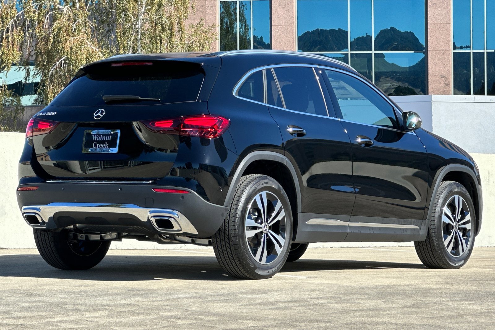 2025 Mercedes Benz GLA 250 photo 3