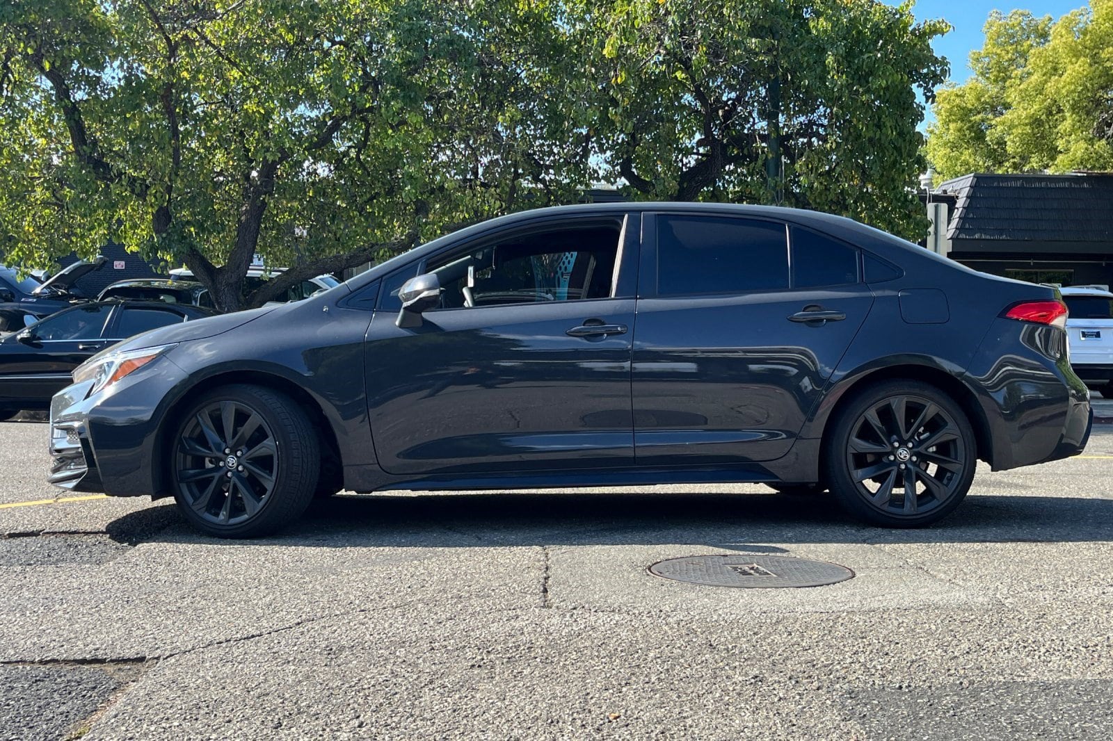 2024 Toyota Corolla Hybrid SE FWD photo 2
