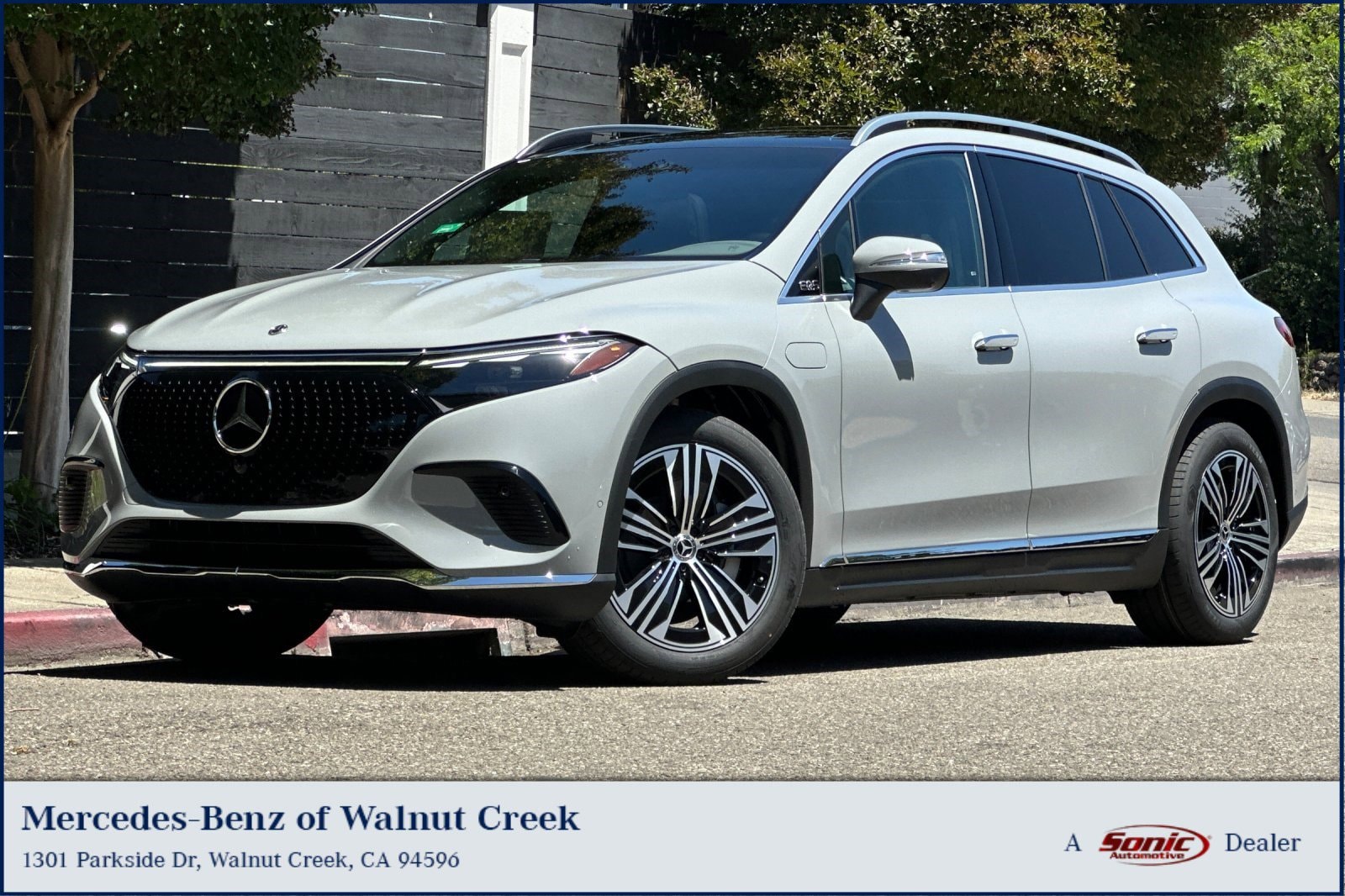 2026 Mercedes-Benz EQS SUV's photo