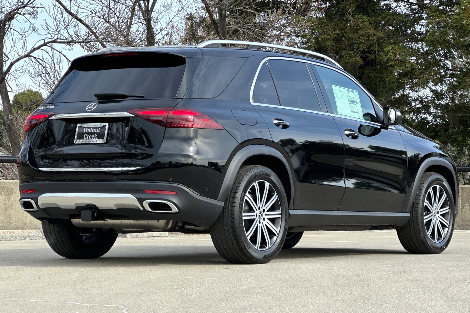 2025 Mercedes Benz GLE 350 photo 3