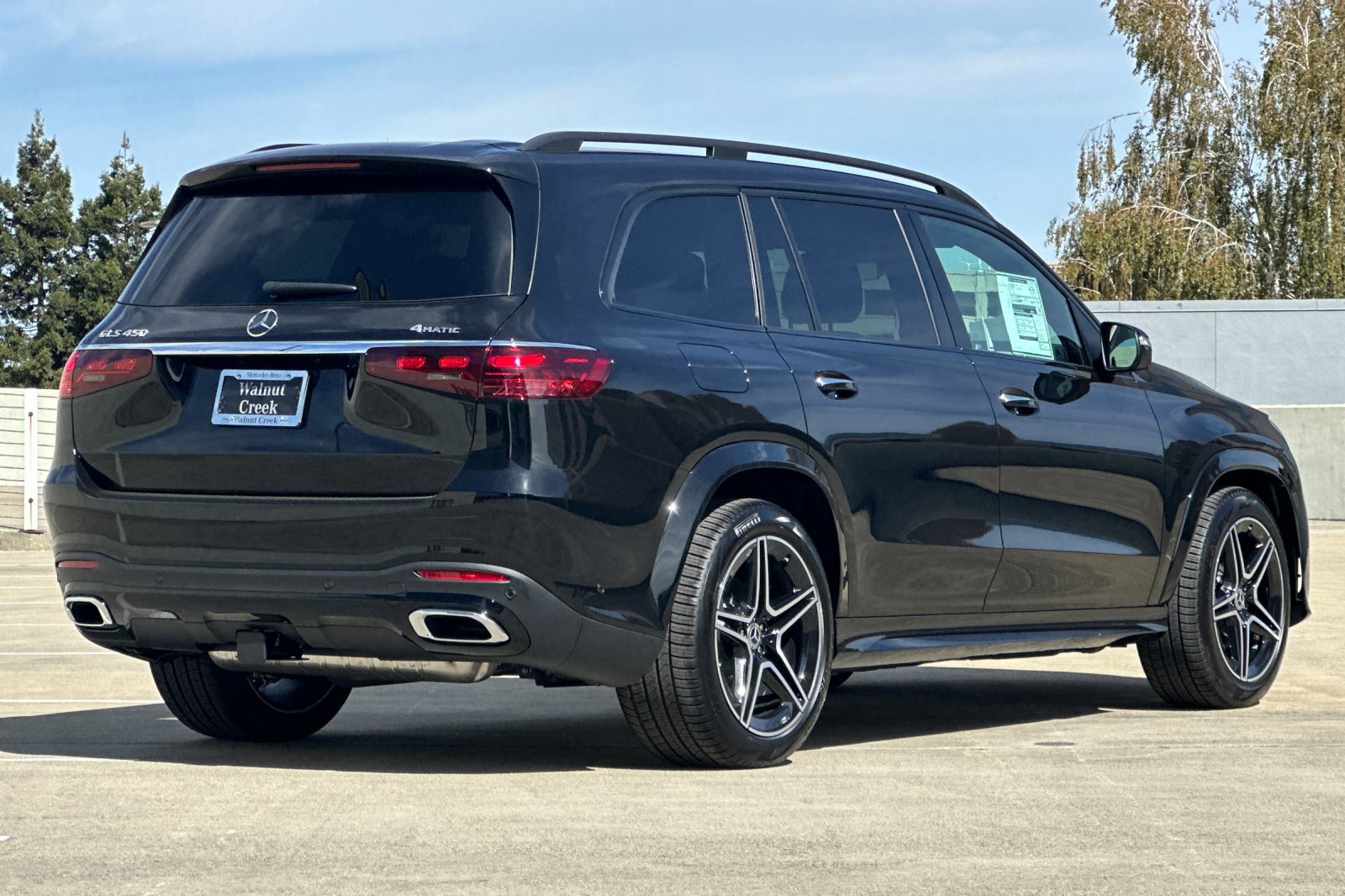 2025 Mercedes Benz GLS 450 4MATIC photo 3