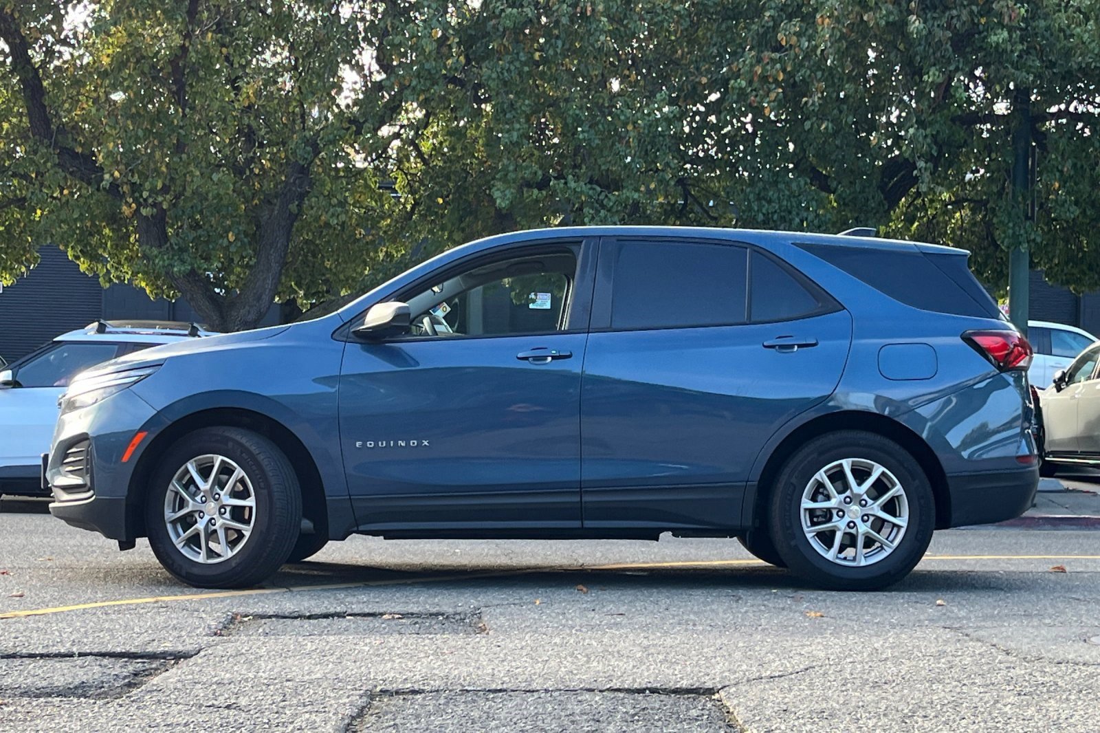 2024 Chevrolet Equinox LS photo 2