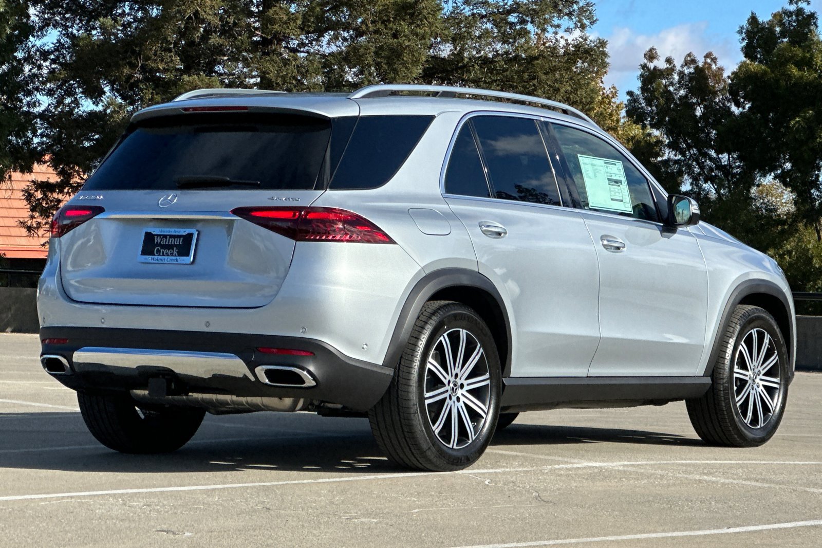 2025 Mercedes Benz GLE 350 photo 3