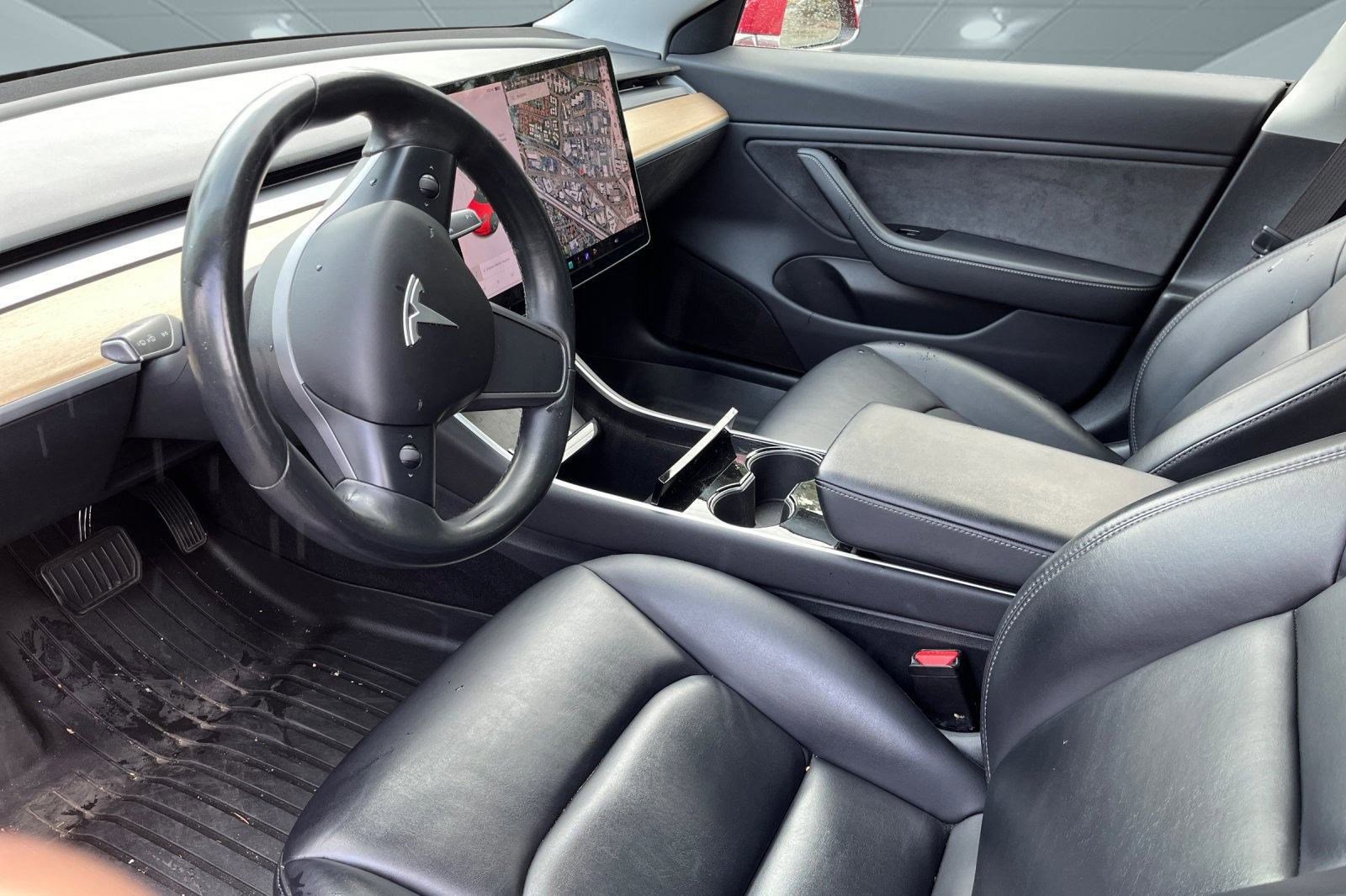 2018 Tesla Model 3 Long Range photo 3