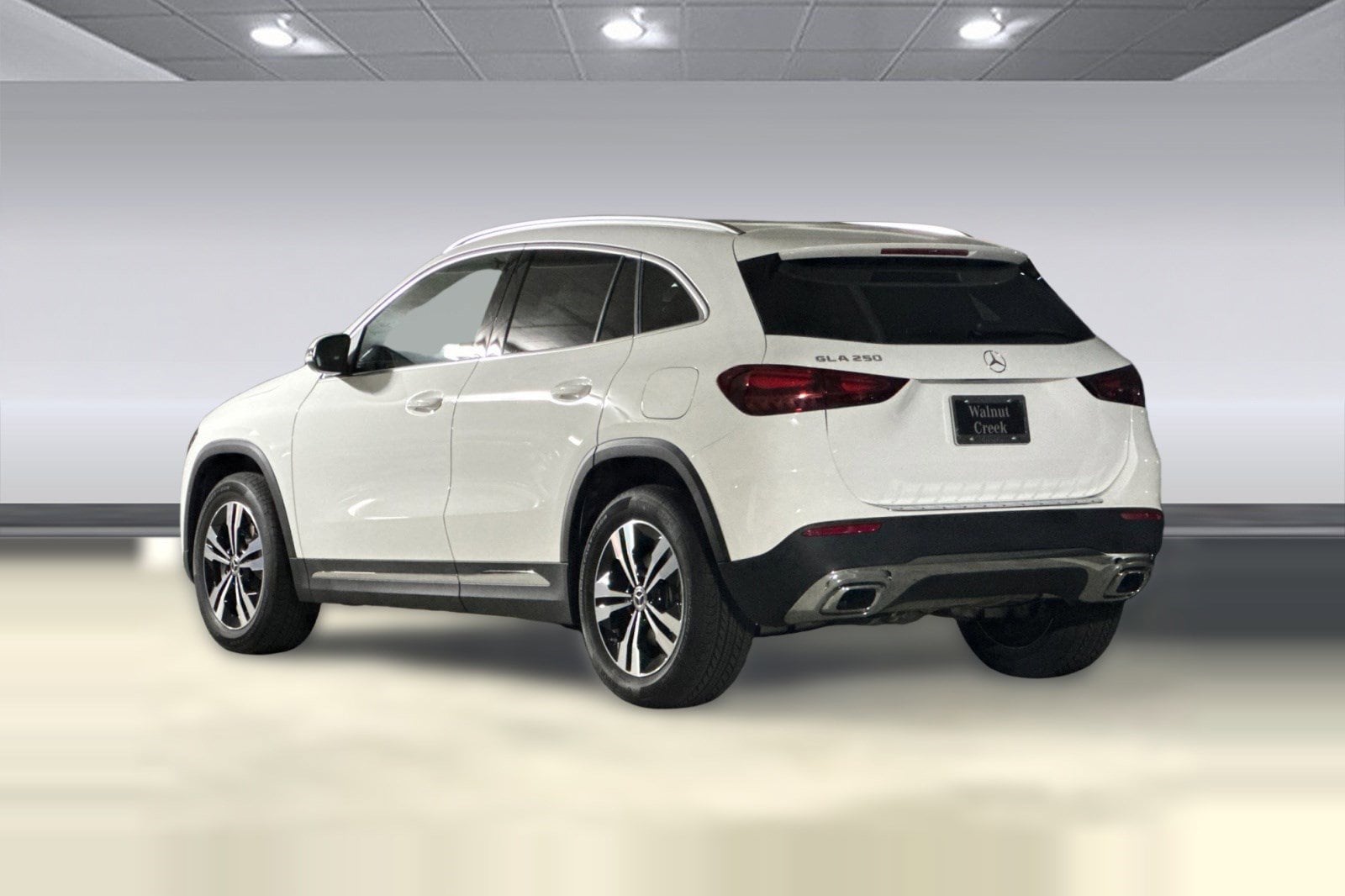 2026 Mercedes-Benz GLA 250 SUV photo 2
