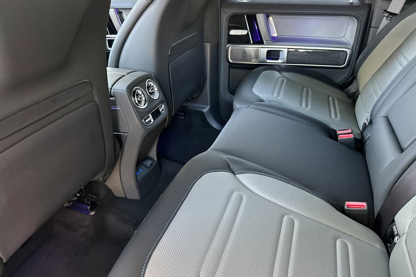 2025 Mercedes-Benz G-Class G580 - Photo 22