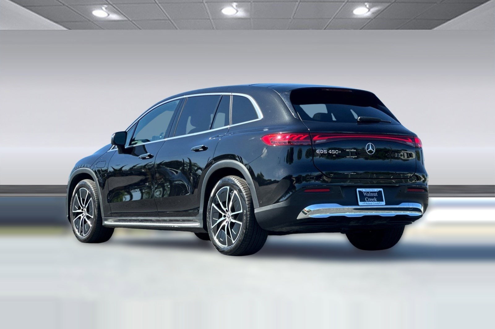 2023 Mercedes-Benz EQS 450+ SUV photo 2