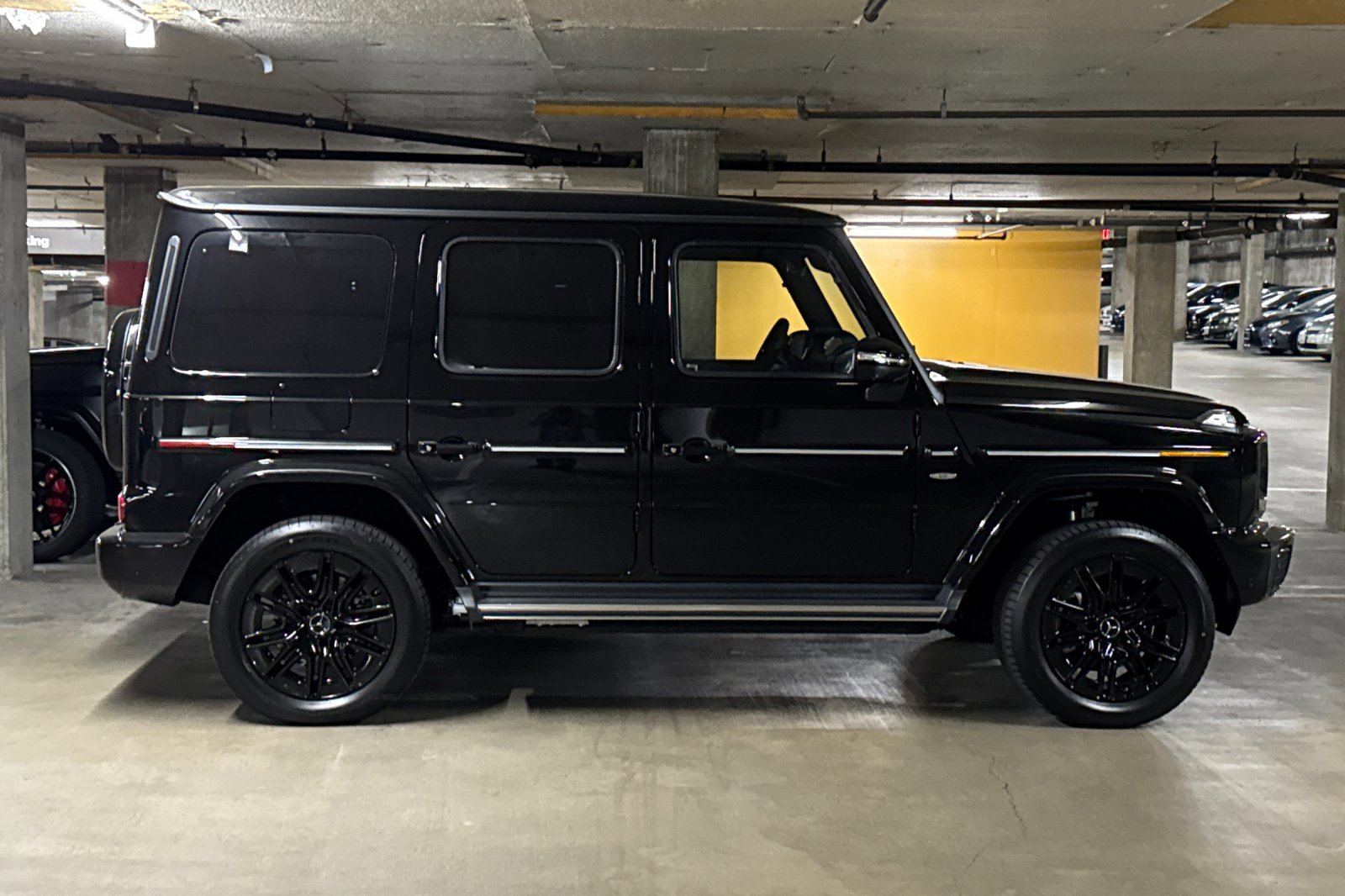 2025 Mercedes Benz G photo 3