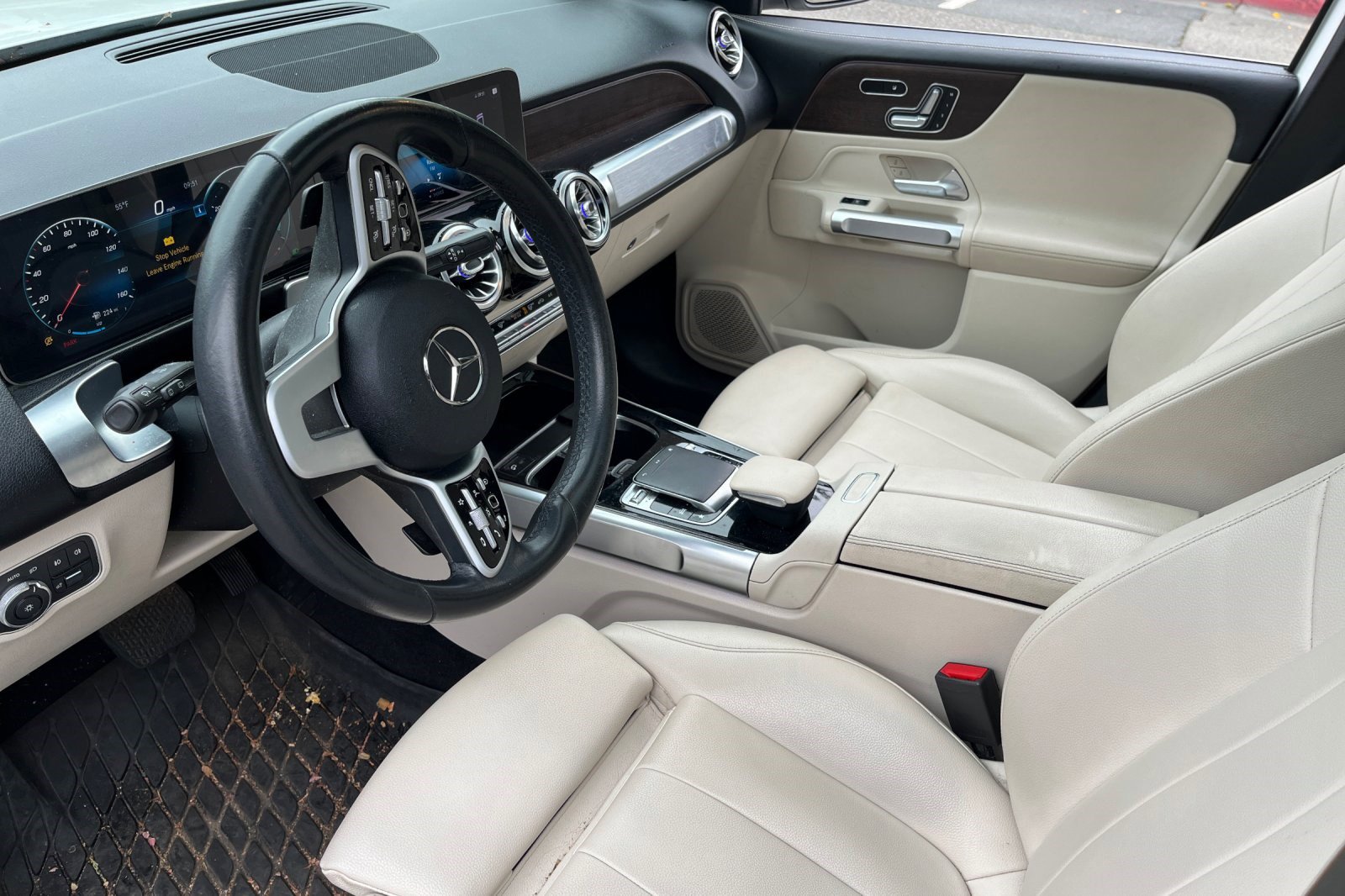 2020 Mercedes Benz GLB 250 4MATIC photo 2