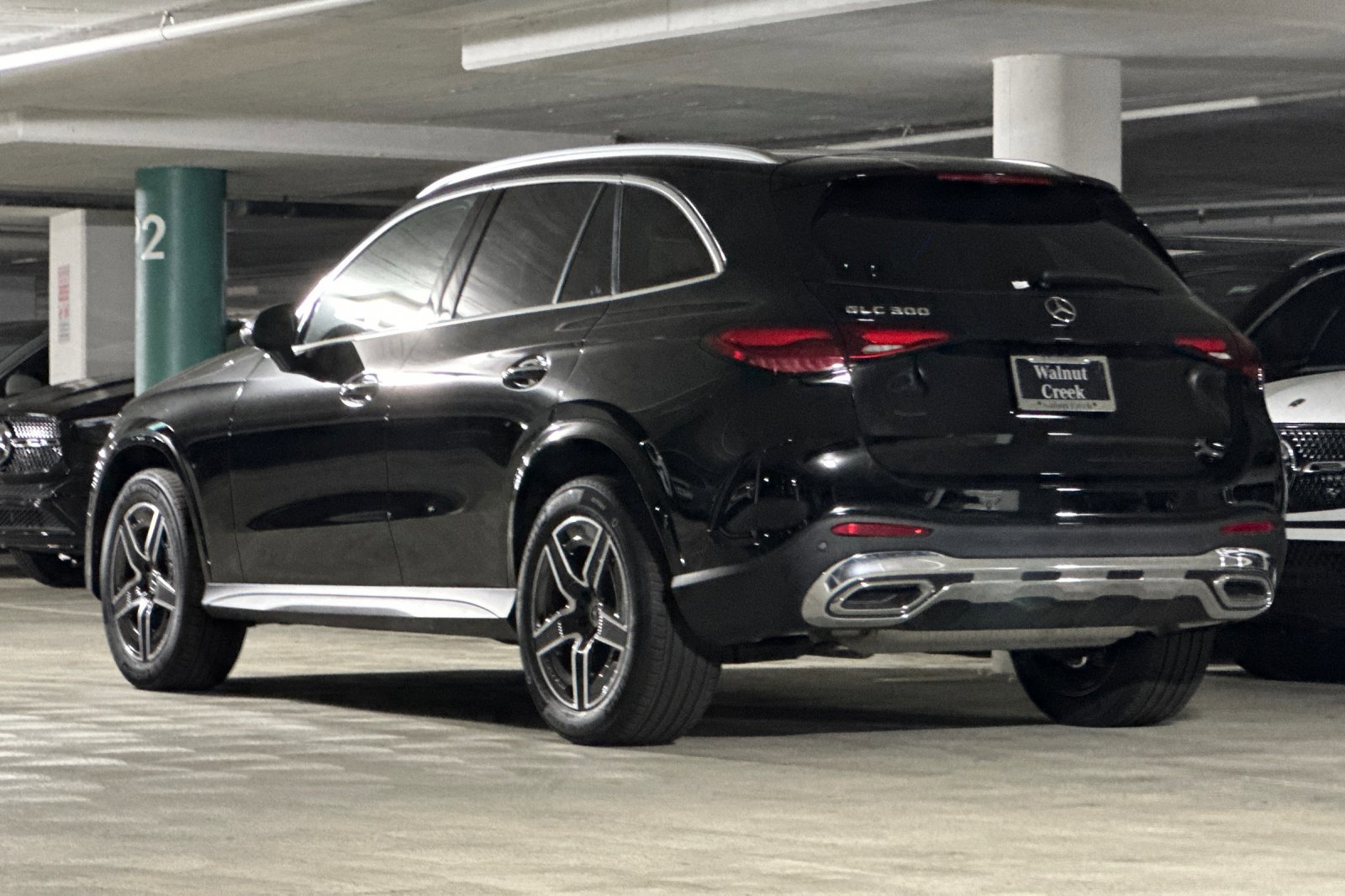 2025 Mercedes Benz GLC 300 photo 3