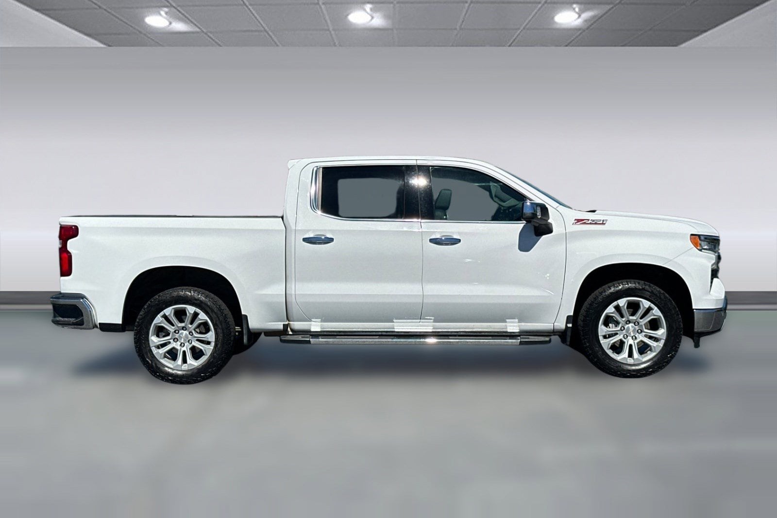 2023 Chevrolet Silverado 1500 4WD Crew Cab 147" LTZ photo 6