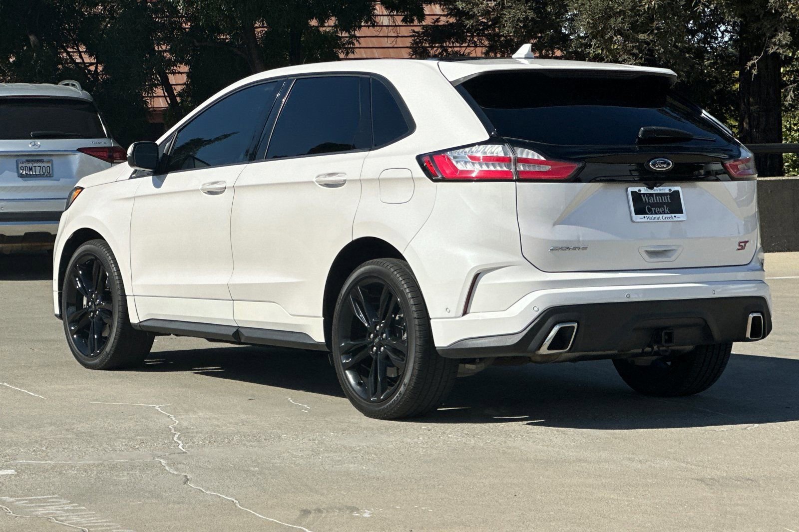 2019 Ford Edge ST photo 3