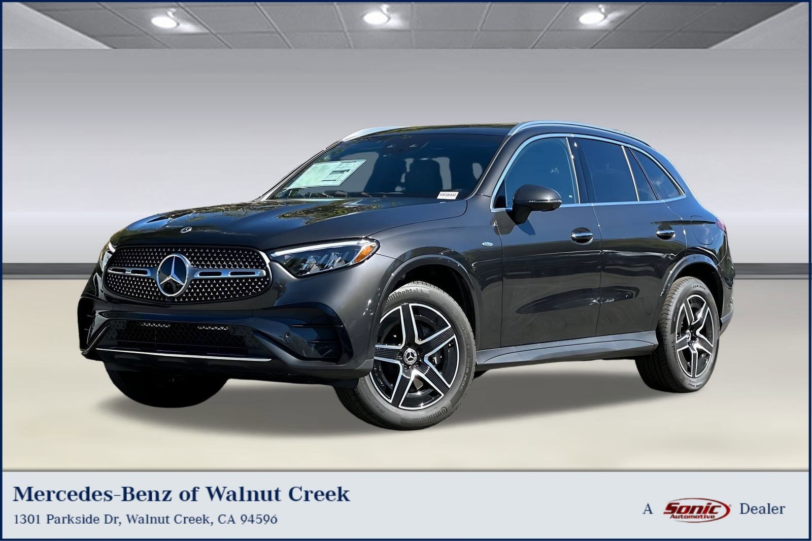 2025 Mercedes-Benz GLC Base's photo