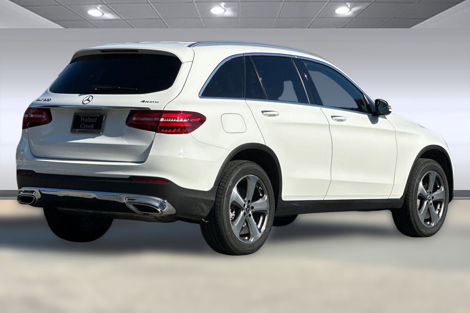 2018 Mercedes Benz GLC 300 4MATIC photo 3