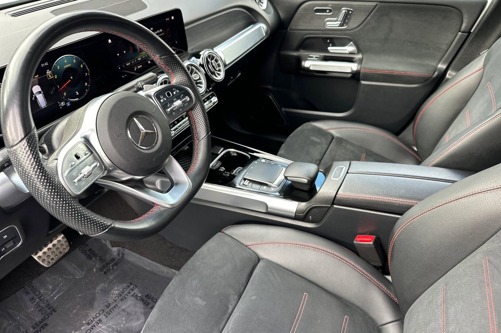 2023 Mercedes Benz GLB 250 4MATIC photo 4