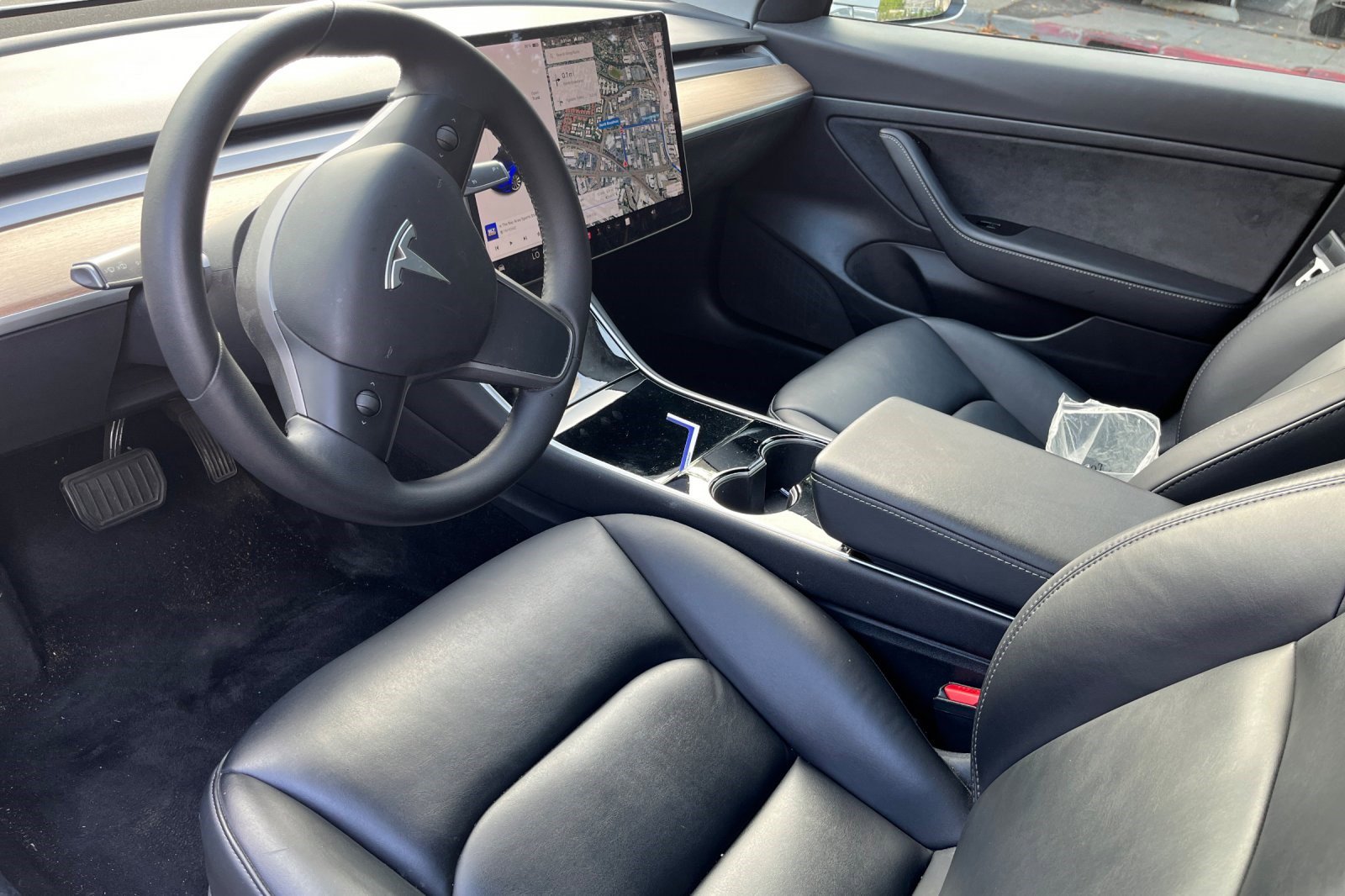 2020 Tesla Model 3 Standard Range Plus photo 3