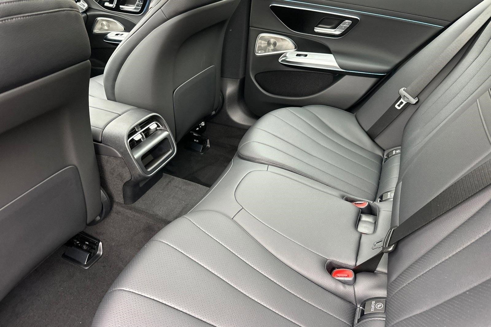2026 Mercedes-Benz E-Class E350 - Photo 13