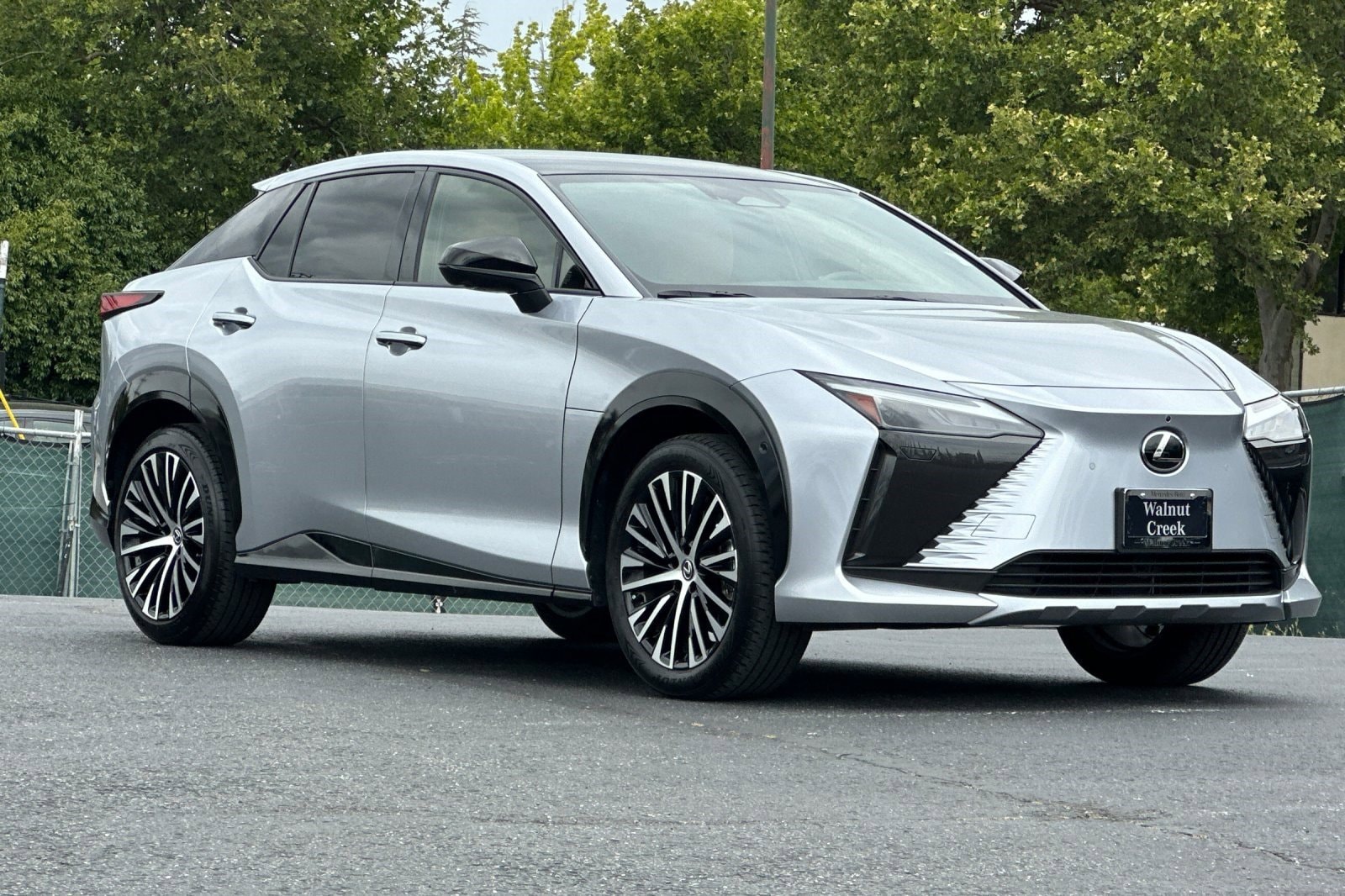 2023 LEXUS RZ 450e Premium AWD w/20" Wheels photo 5
