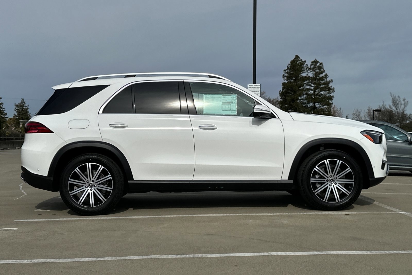 2025 Mercedes Benz GLE 350 photo 2